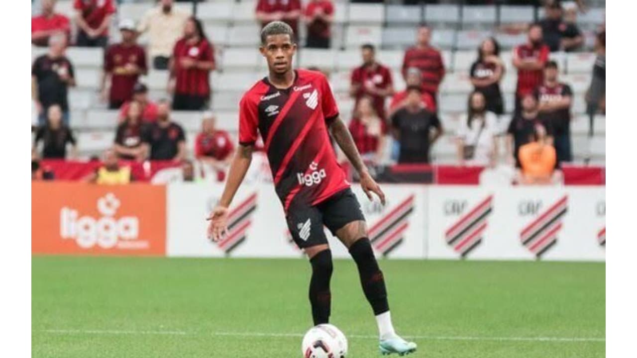 Pedrinho, ex-Athletico, assina com o Shakhtar Donetsk