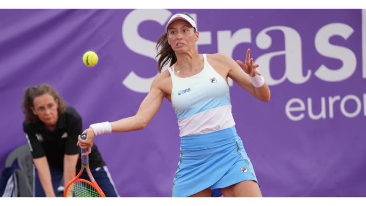 Luisa Stefani ganha prêmio de melhor ponto de duplas do ano da WTA - Gazeta  Esportiva