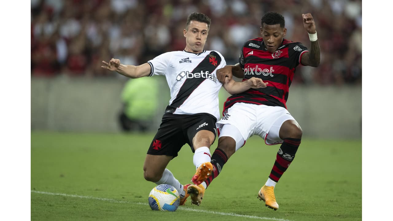 CLÁSSICO PEGANDO FOGO! Rivalidade em alta e momentos decisivos marcam o confronto no Maracanã!