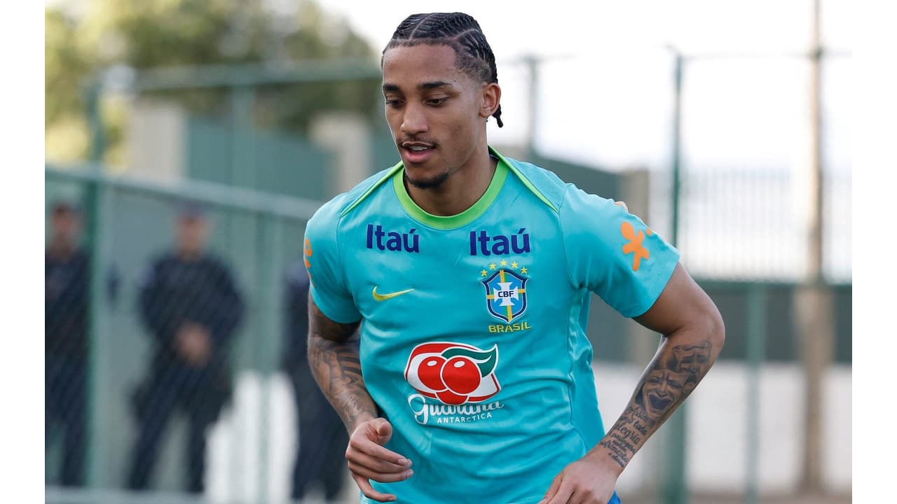 Brasil CBF JOAO PEDRO 9 長袖 ジャージ 54393141077_978ae47046_k-