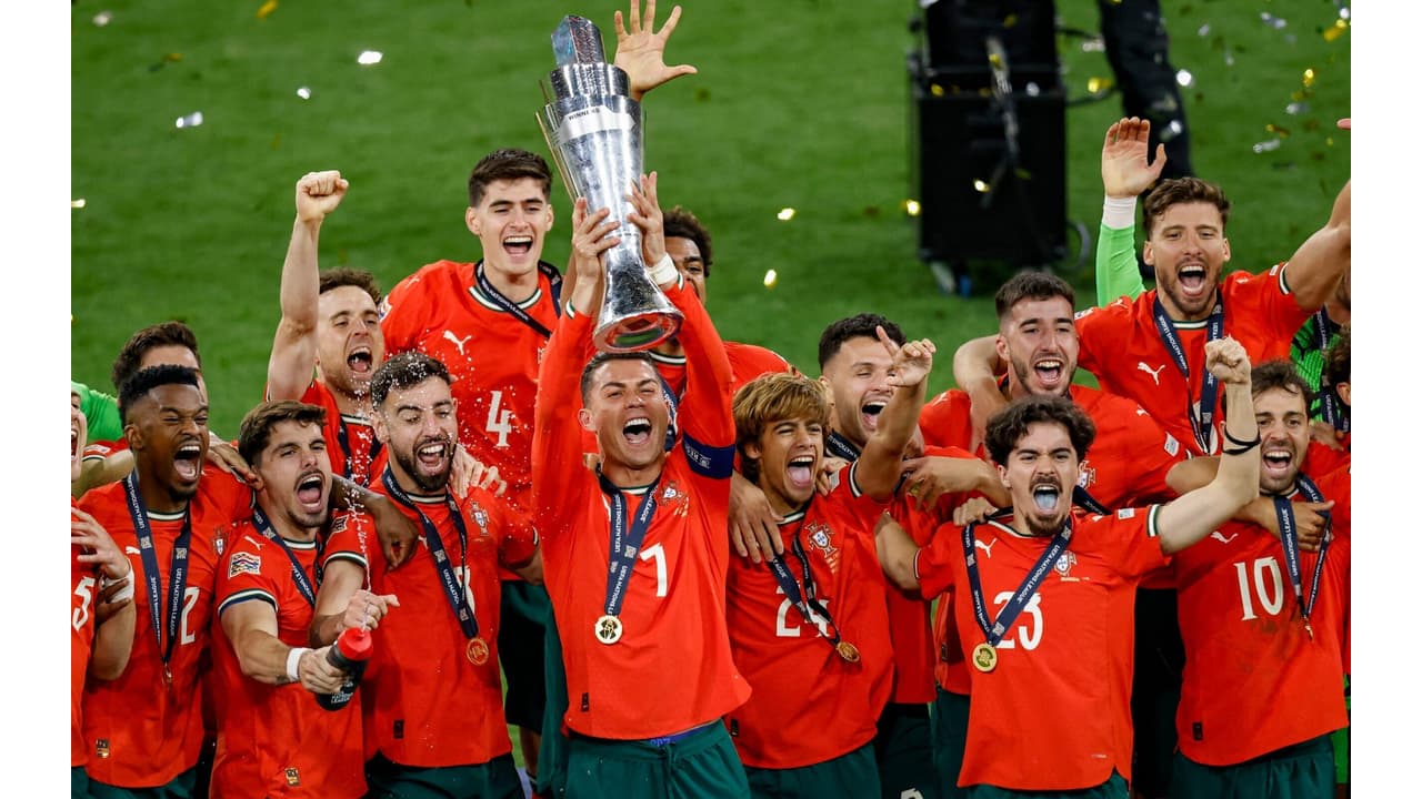 Cristiano Ronaldo decide, Portugal vence a Espanha nos p&ecirc;naltis e &eacute; campe&atilde;o