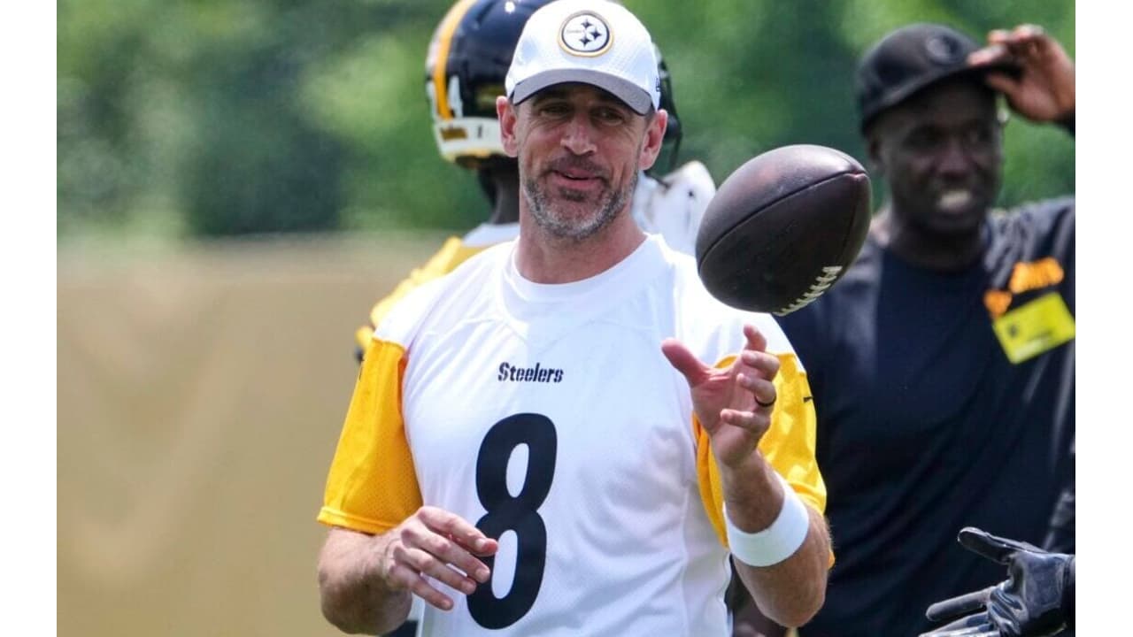 Aaron Rodgers anuncia 2025 como sua última temporada na NFL