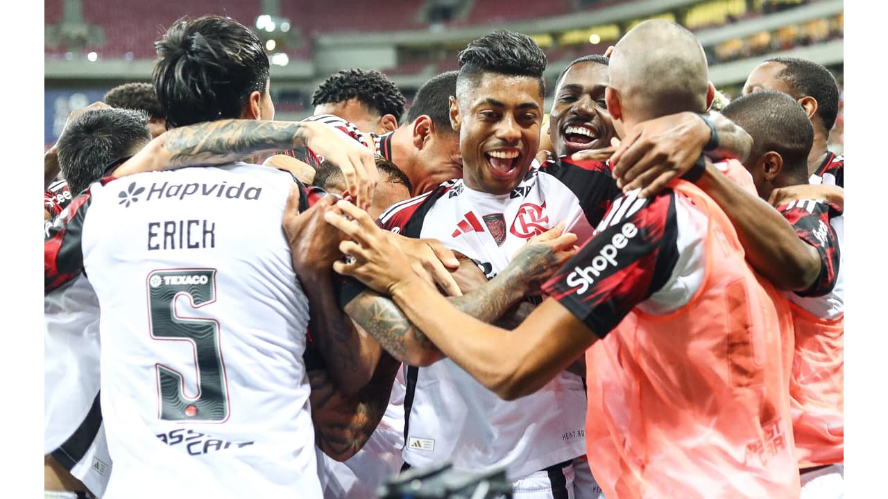 Impressionante! Flamengo Goleia Sport com Estreia de Craque e Torcida Vai à Loucura