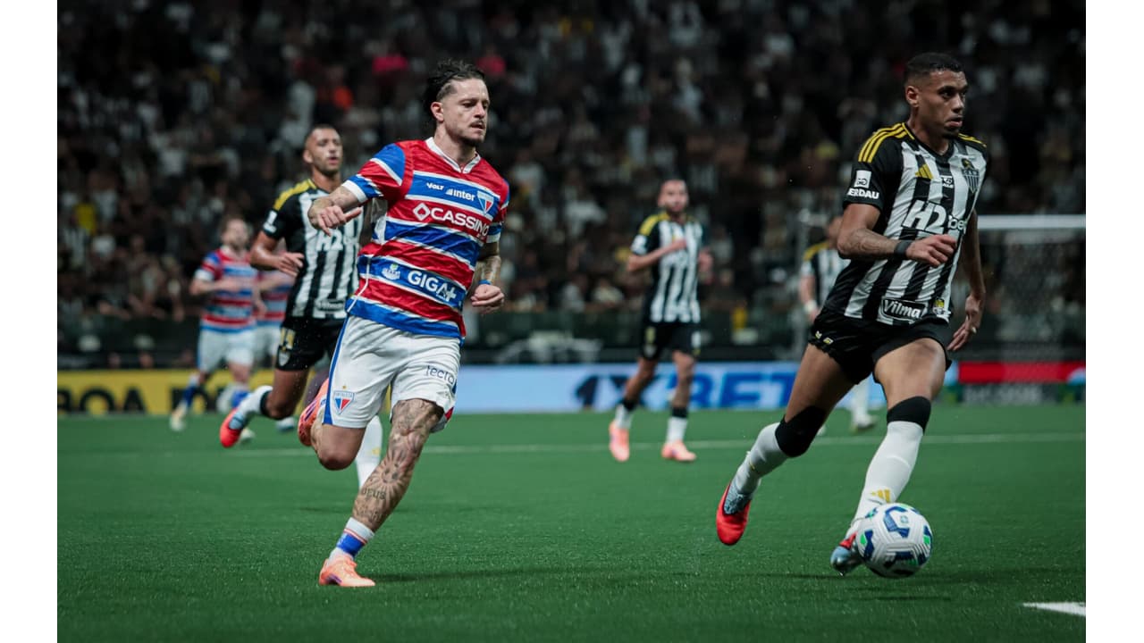 Deyverson Mete 3 e Garante Empate Épico entre Atlético-MG e Fortaleza!