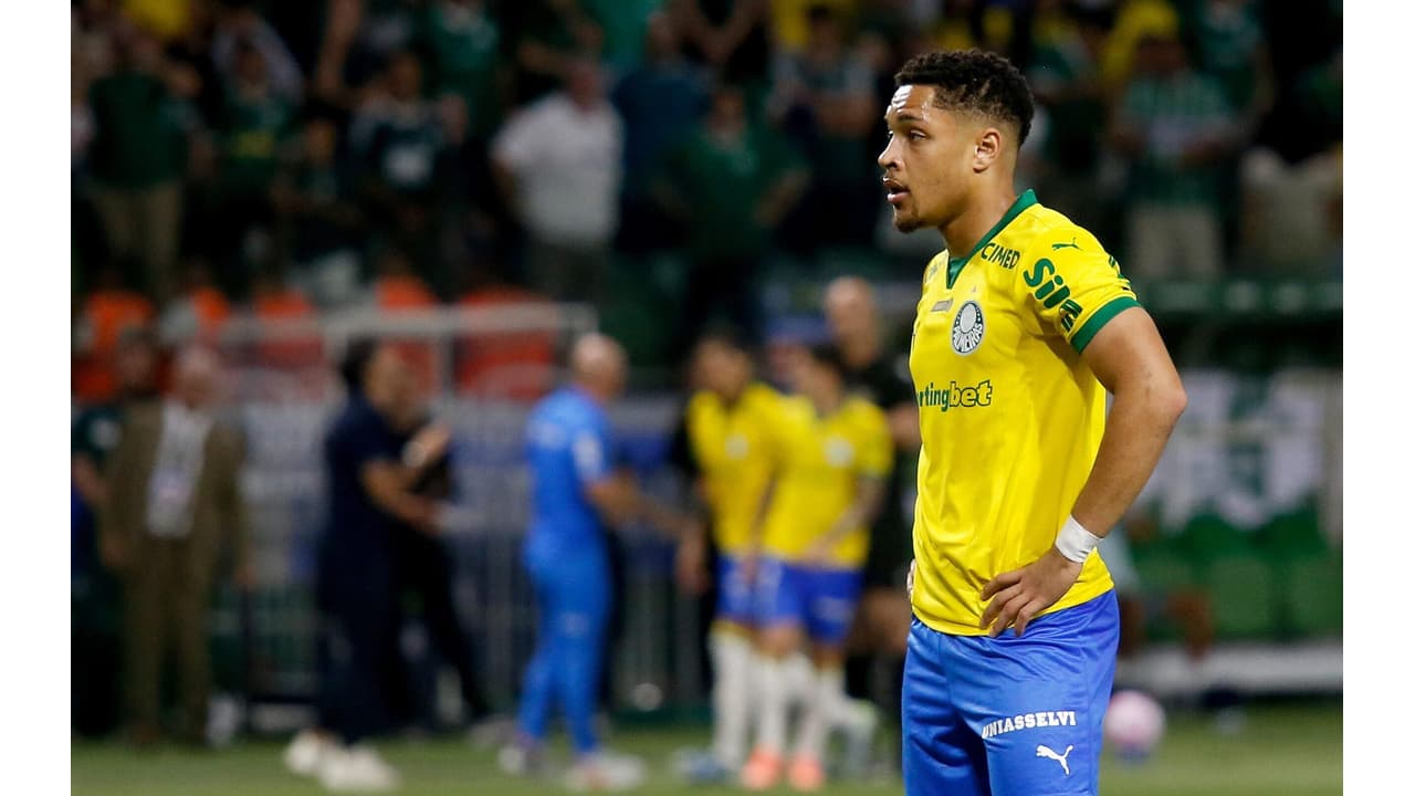 Urgente! Vitor Roque Escapa de Suspensão por Caso de Homofobia e Choca Torcedores