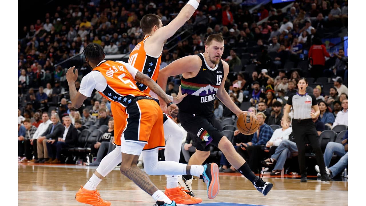 VÍDEO: Torcedor invade quadra da NBA durante jogo do Nuggets