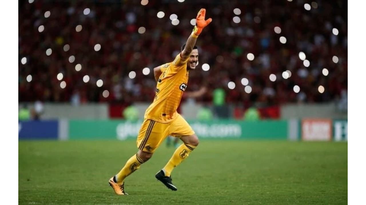 Julio Cesar e o Amor ETERNO pelo Flamengo: 'Só Quem é Rubro-Negro Entende!'