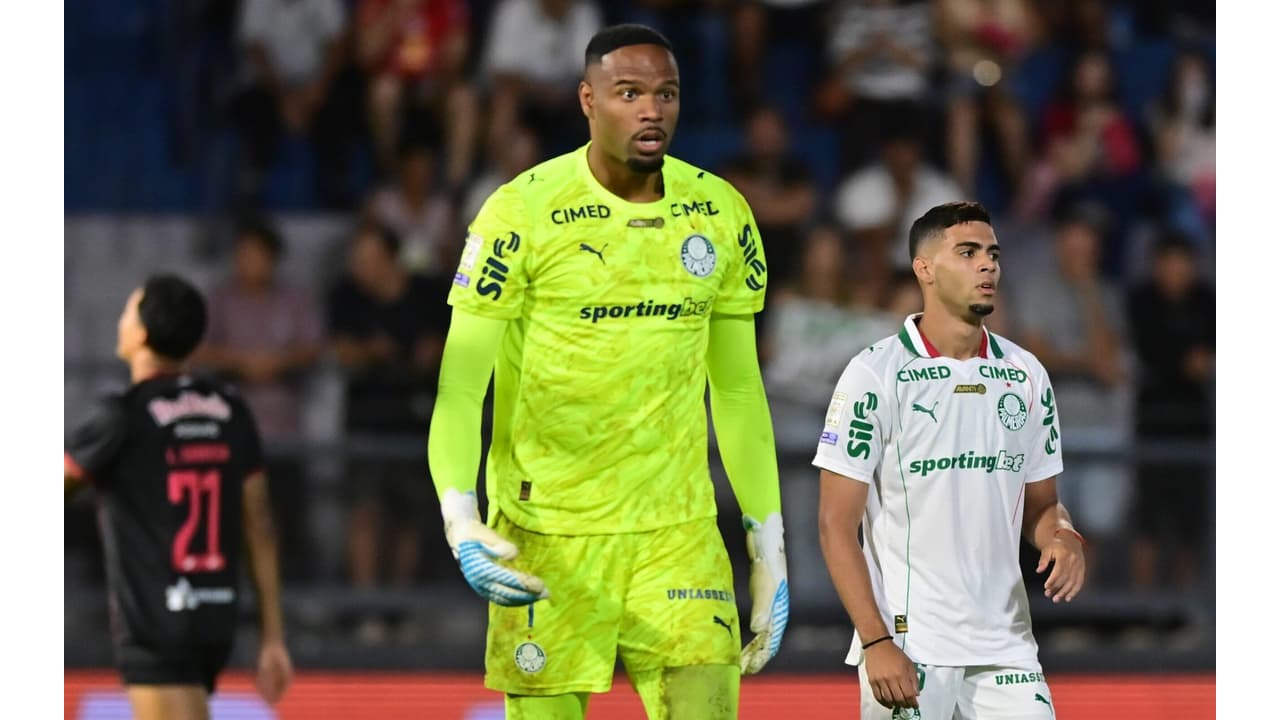 Carlos Miguel Exalta o 'Pai' Abel e Celebra Fase do Palmeiras Após Vitória