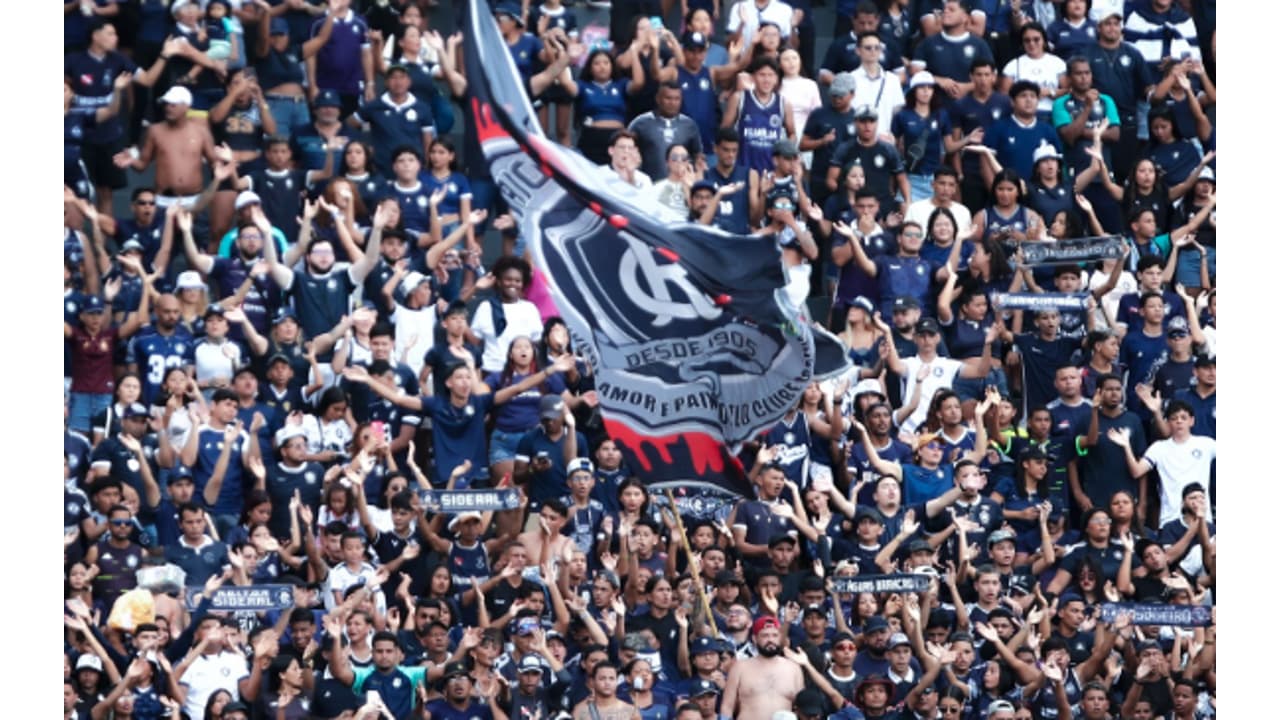 Torcida do Remo Incendeia Estádio contra o Cruzeiro: Veja o Show!