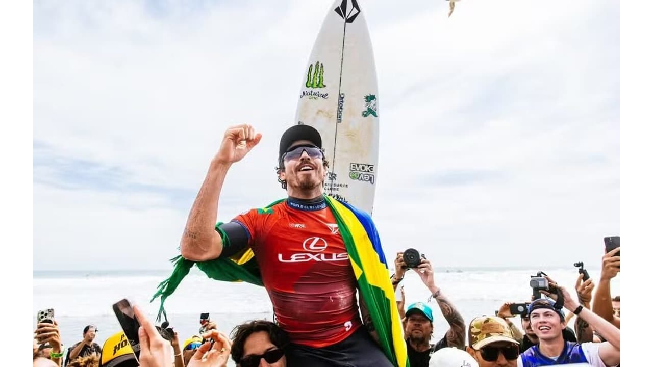 Yago Dora mostra nível de campeão e avança em Bells Beach