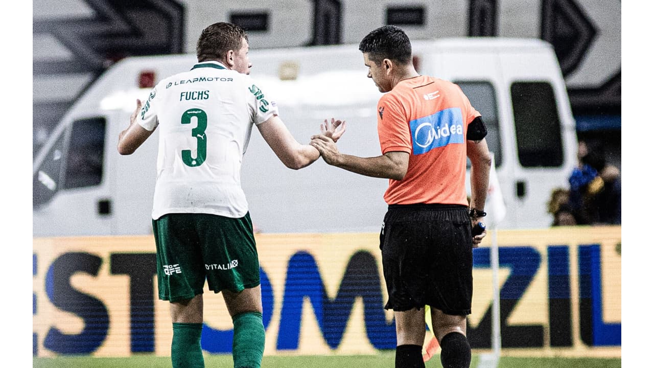 Polêmica no Futebol! CBF Admite Erro em Gol Anulado do Palmeiras e Gera Revolta!
