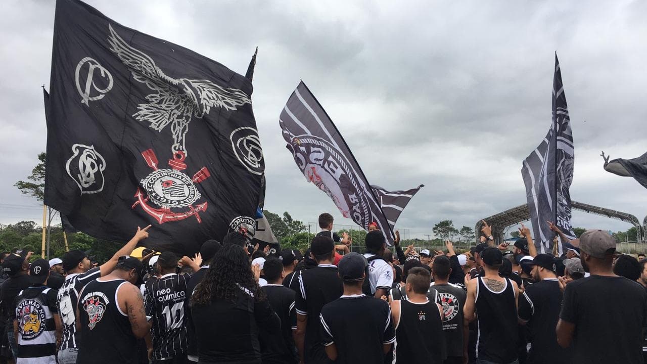 Revolta de torcedores do Corinthians com programa de sócio-torcedor: clube se manifesta