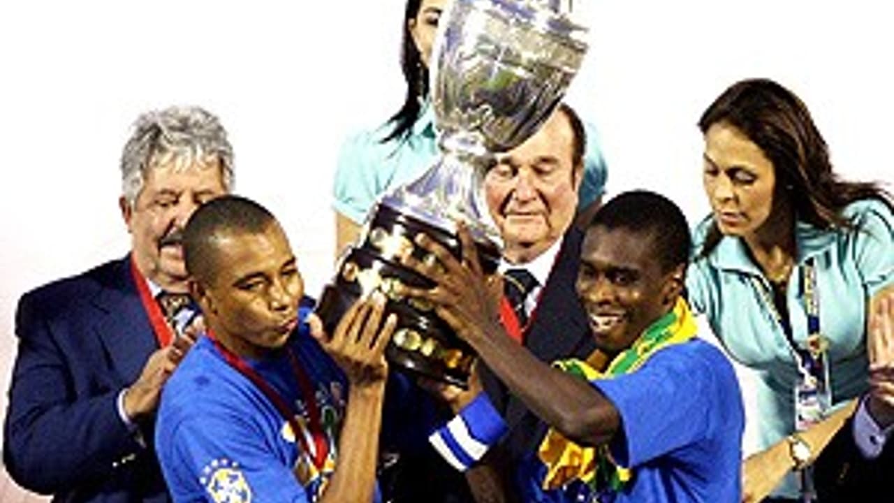 VÍDEO: Relembre o elenco da Seleção campeã da Copa América de 2007