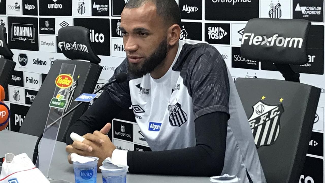 Everson Rivas Everson diz que surpreende sequência em seu 1º ano no Santos - Lance!