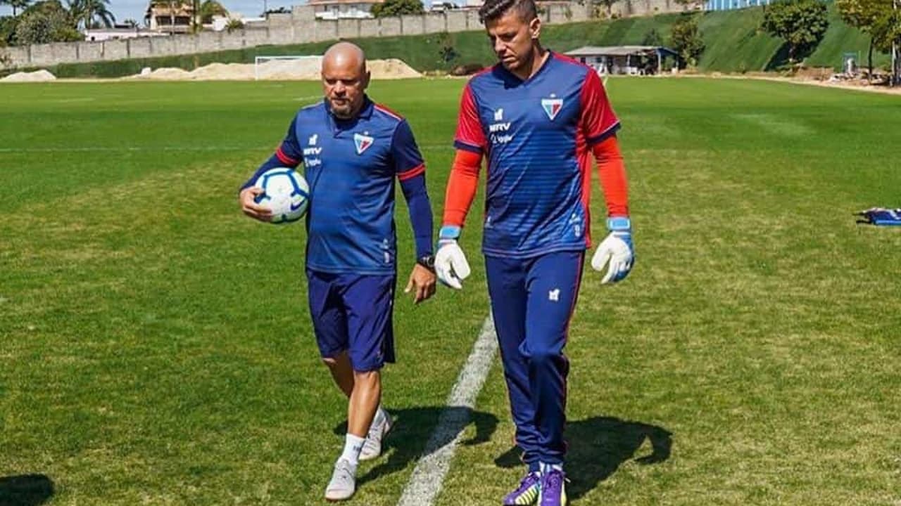 Goleiro do Fortaleza recomenda 'jogo perfeito' para enfrentar o Palmeiras