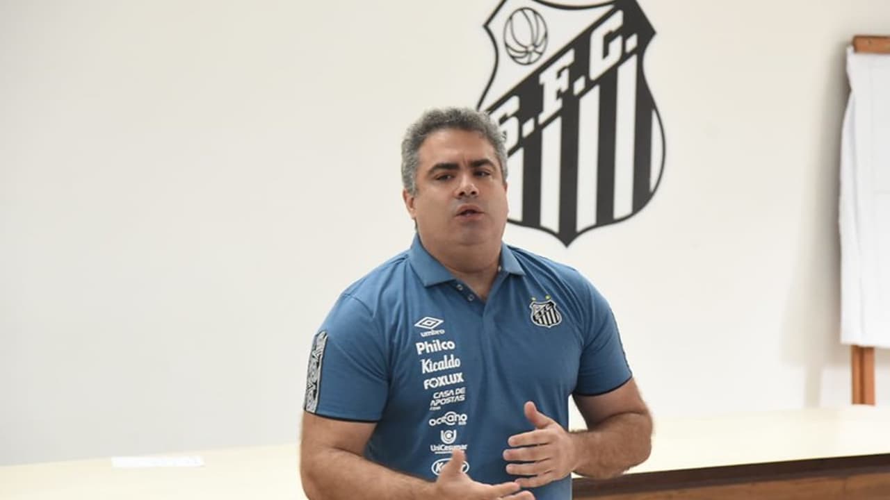Rollo afirma que o seu principal papel é evitar falência do Santos - Lance!