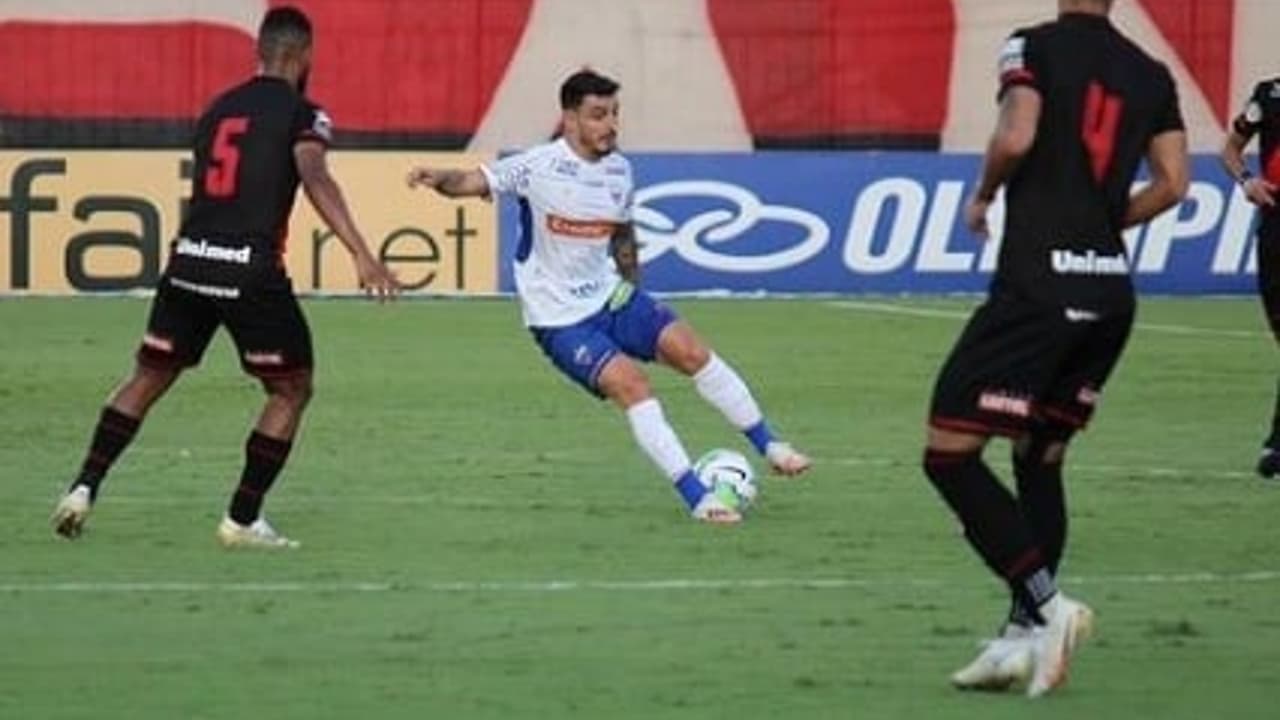 Enderson Moreira cobra seu time após derrota do Fortaleza