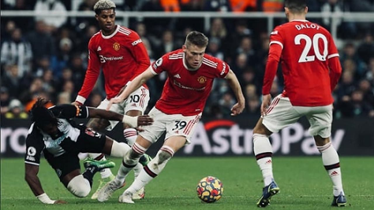 Manchester United x Burnley: onde assistir, horário e escalações do ...
