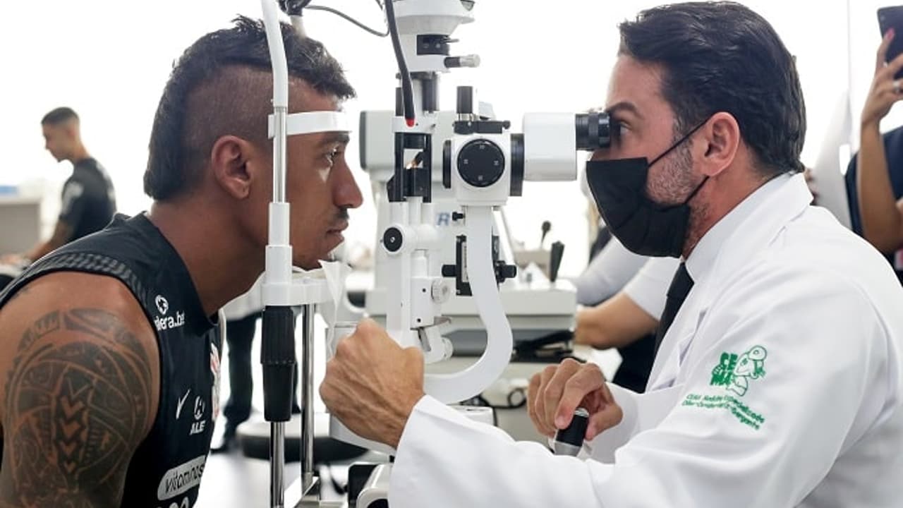 Elenco do Corinthians passa por mais exames e treina com bola no ...