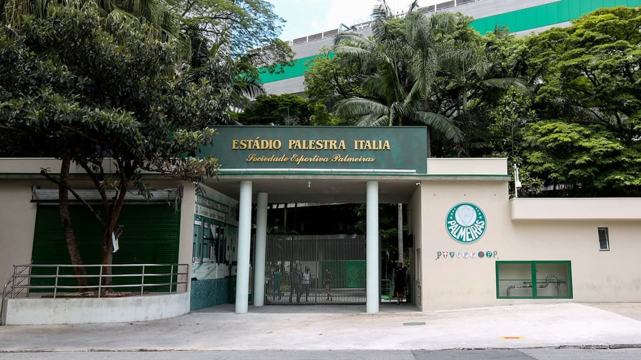 Conselheiro do Palmeiras suspenso por suspeita de assédio sexual contra menores.