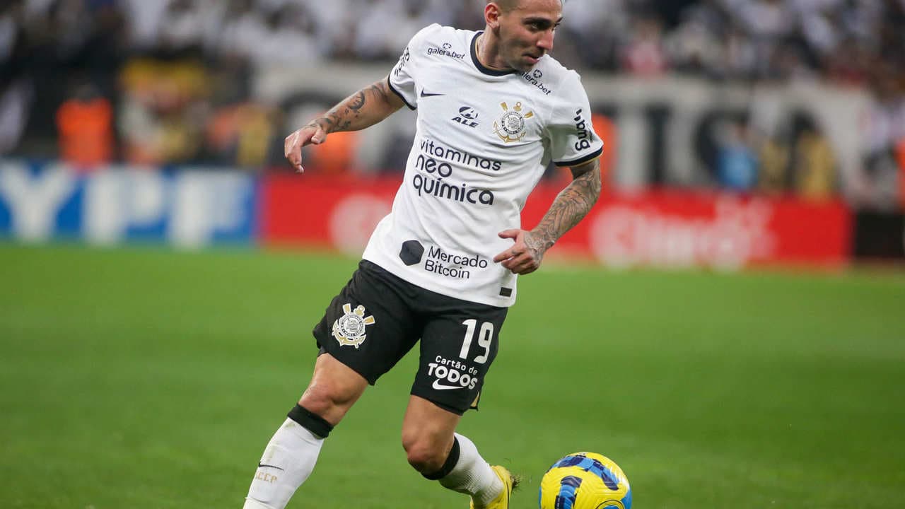 Corinthians e Mosquito se Reencontram Após Rescisão Conturbada no Futebol.