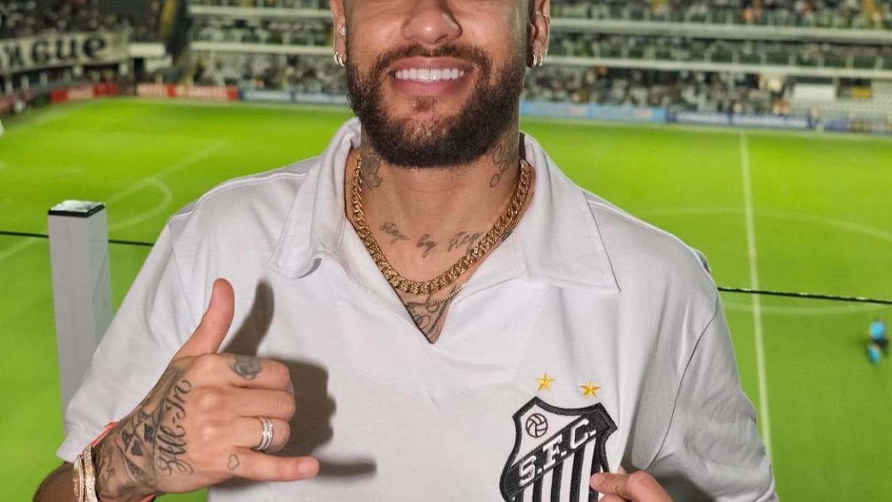 Neymar se manifesta nas redes e agita torcedores do Santos