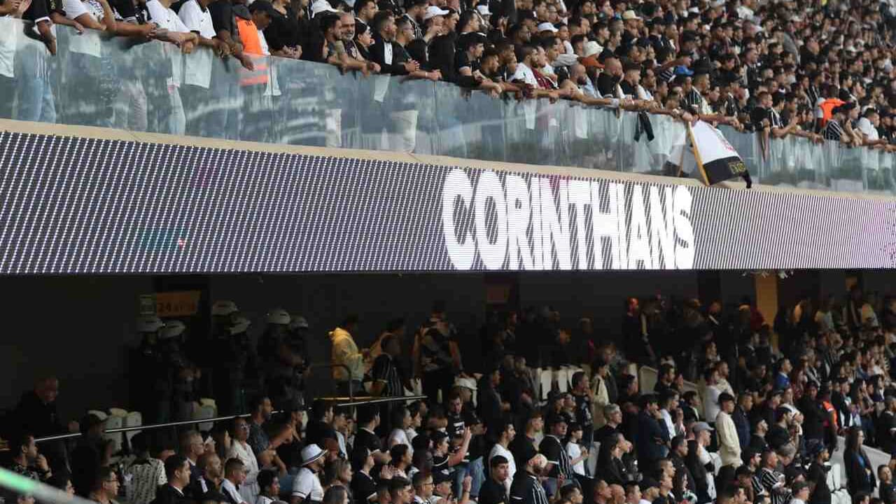 MÊS DECISIVO! Corinthians prevê arrecadação milionária em outubro com bilheteria no estádio.