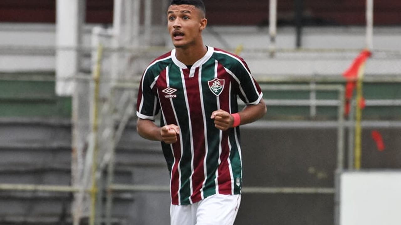 Crisp Palmeiras Negocia Contratação Do Lateral-esquerdo Jefté, Ex-fluminense Picture Art Crisp Palmeiras Negocia Contratação Do Lateral-esquerdo Jefté, Ex-fluminense Picture Art