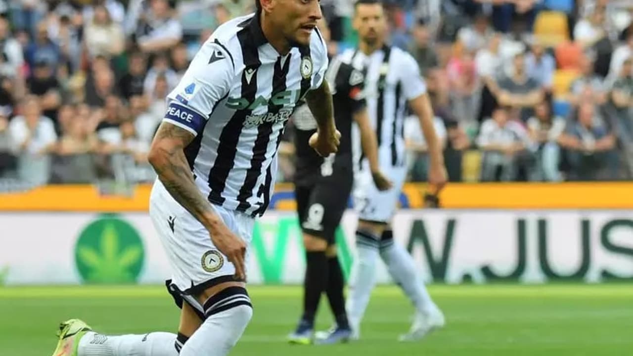 Alvo de Palmeiras, Santos e Botafogo, Roberto Pereyra acha que jogará pelo Brasil em 2024