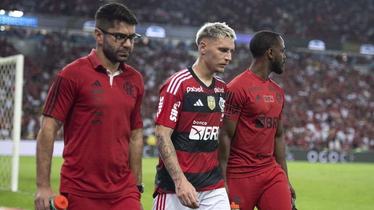 Jornalista critica Varela por comparar Flamengo a esquete humorística.