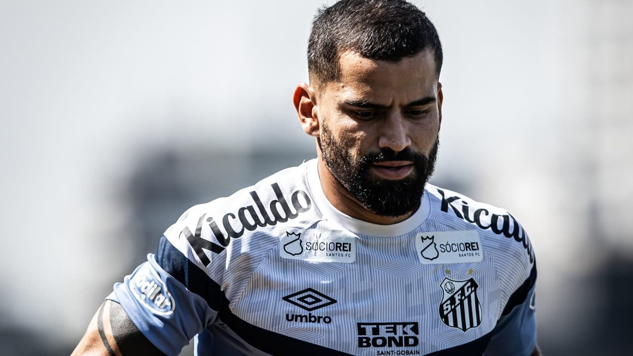Tomas Ricon Tomás Rincón se lesiona, antecipa retorno e preocupa o Santos