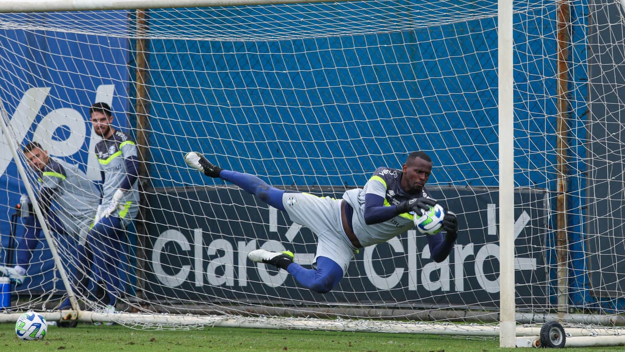 Grêmio Definido Com Caíque no Gol Para Enfrentar o Fortaleza.