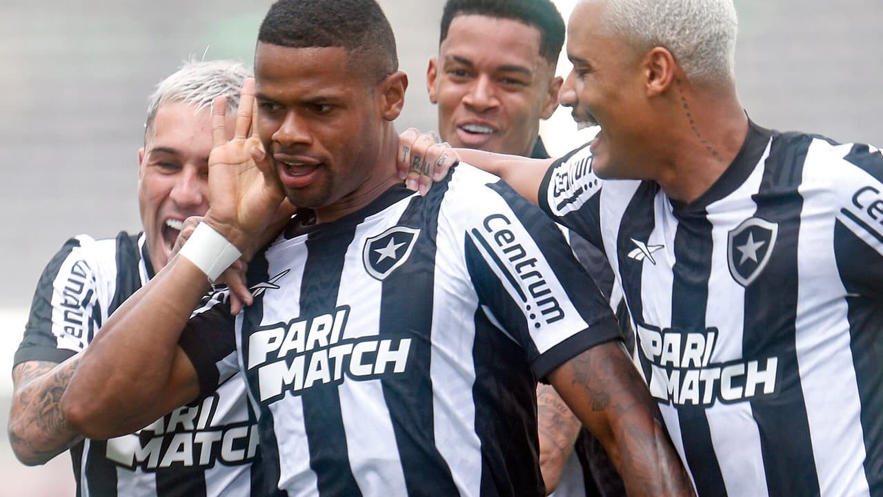 Botafogo vence o Bangu e assume a liderança provisória