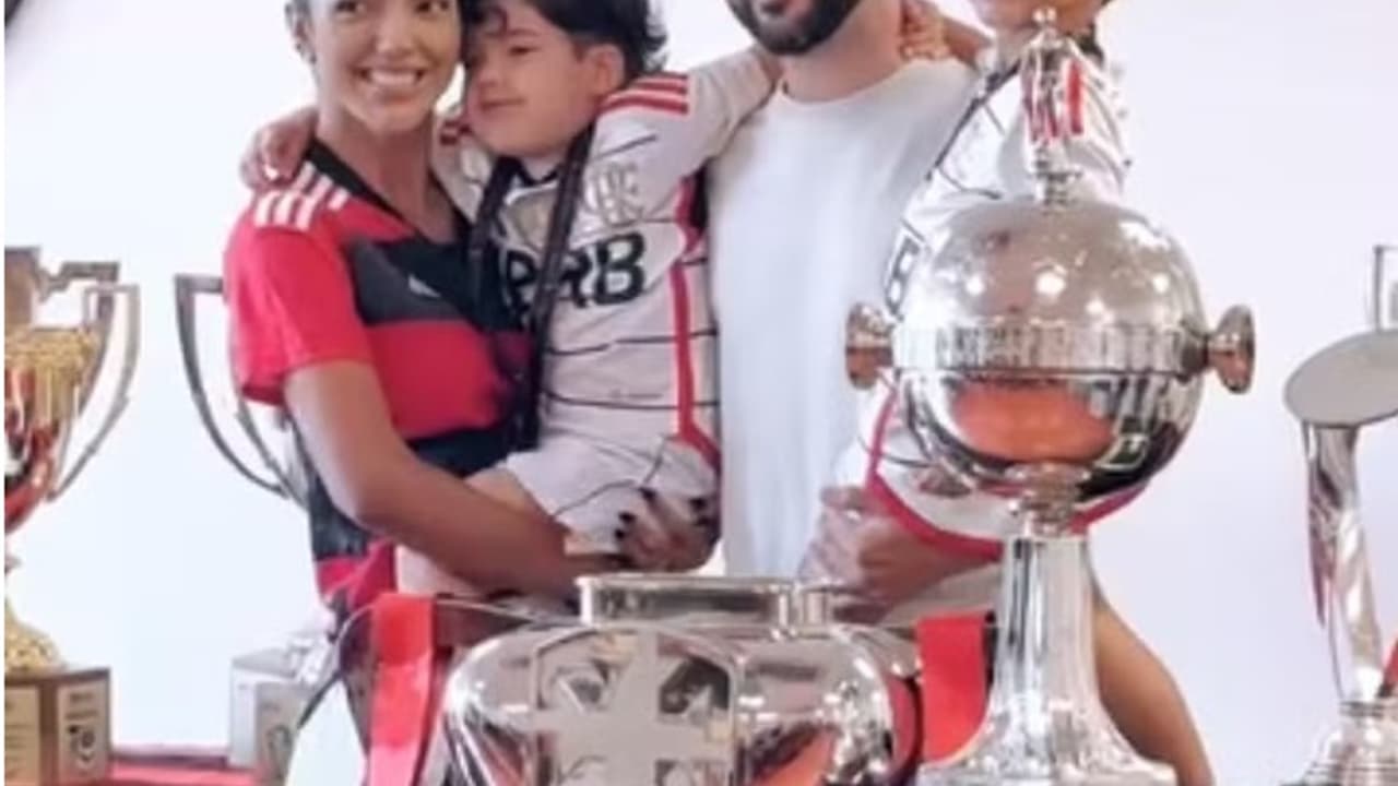 Filhos de Everton Ribeiro ganham presente especial do Flamengo no Dia das Crianças