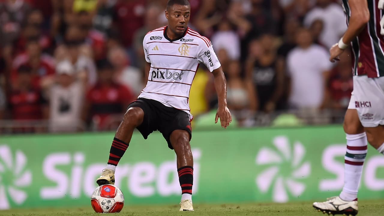 Flamengo enfrentará Palmeiras desfalcado de De la Cruz no próximo jogo.