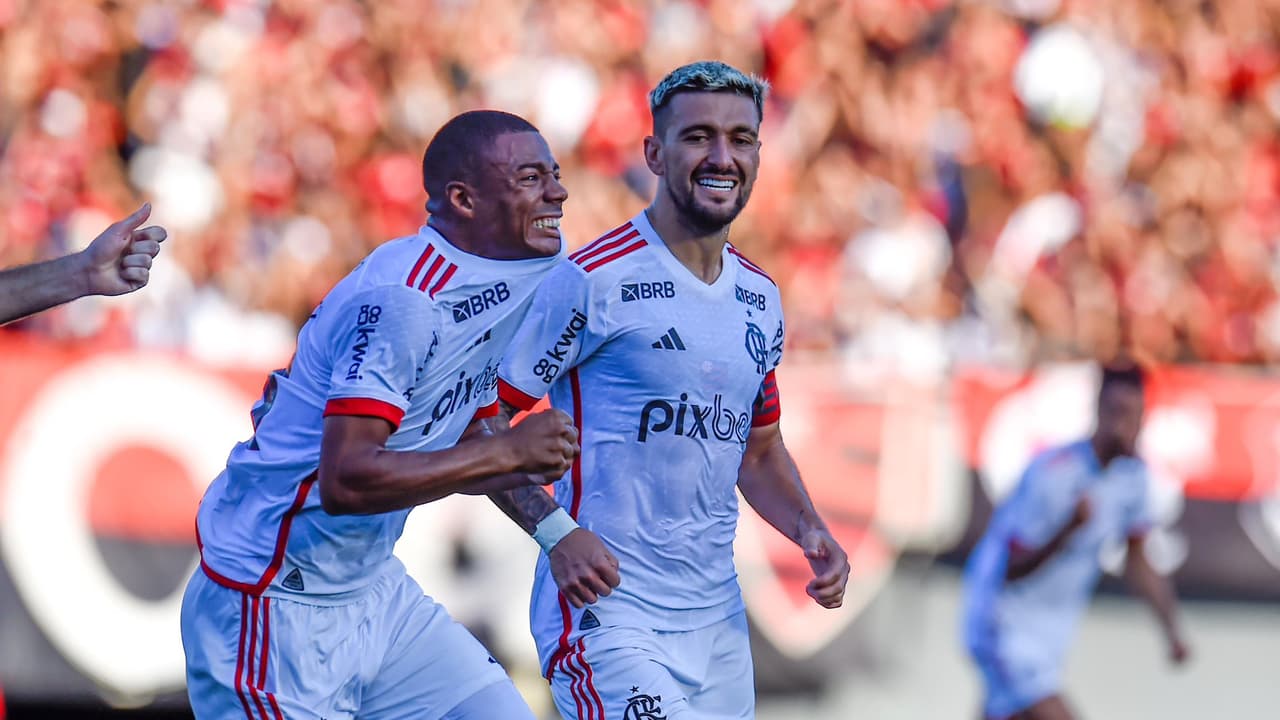 Arrascaeta brinca com projeção de estádio do Flamengo para 2029