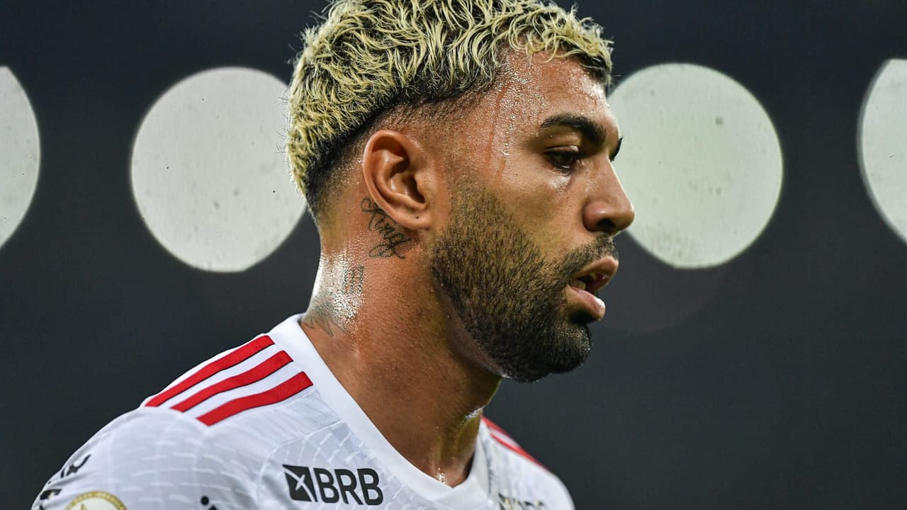 Gabigol aquece confronto entre Flamengo e Palmeiras na Copa do Brasil