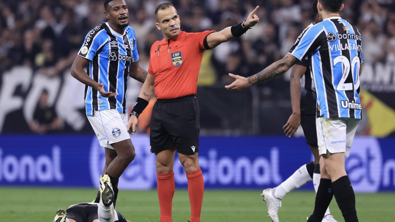 Árbitro designado para partida entre Corinthians e Grêmio na Copa do Brasil