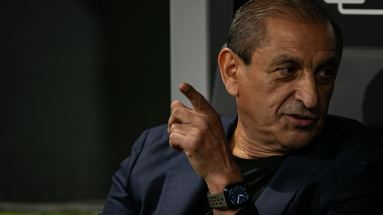 Corinthians busca reforços após derrota evidenciar carências no elenco