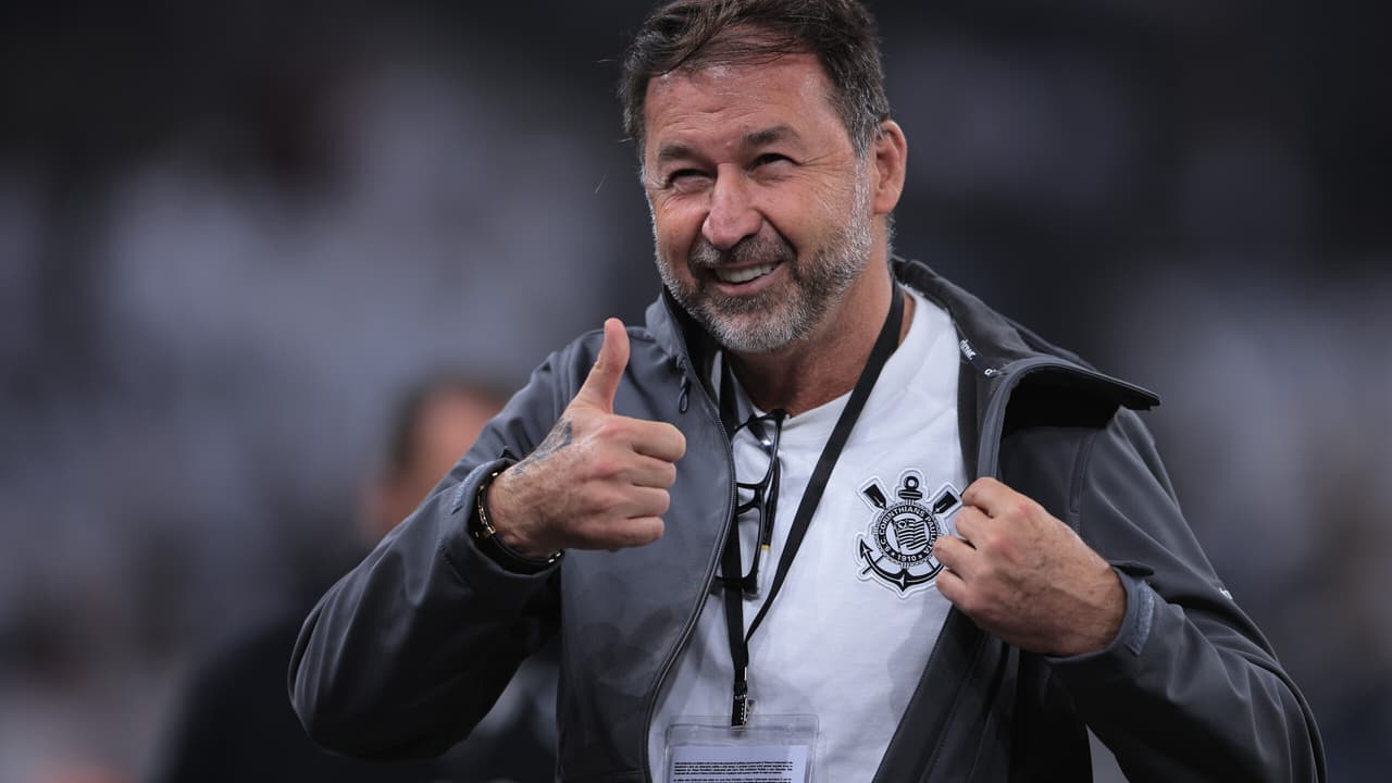 Ausências no ataque aumentam busca por contratações no Corinthians