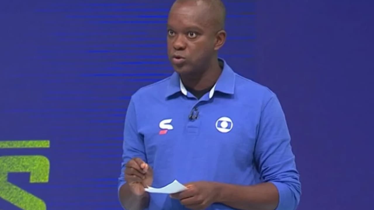 Palmeiras x Corinthians: PC Oliveira aborda polêmica de invasão e regra explicada.
