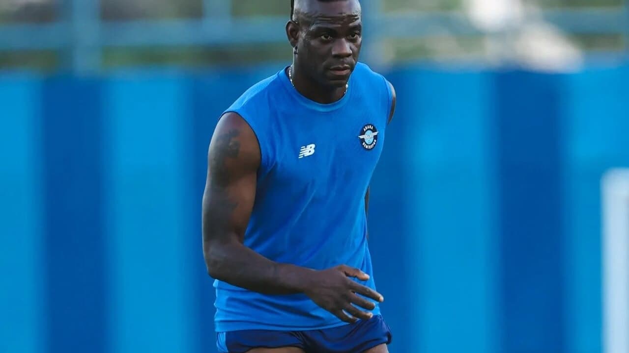 Balotelli Define Futuro no Futebol Europeu Próximo a Flamengo e Corinthians