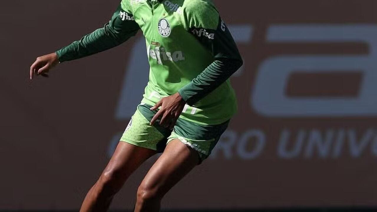 Palmeiras renova contrato com promessas da base para temporada futura