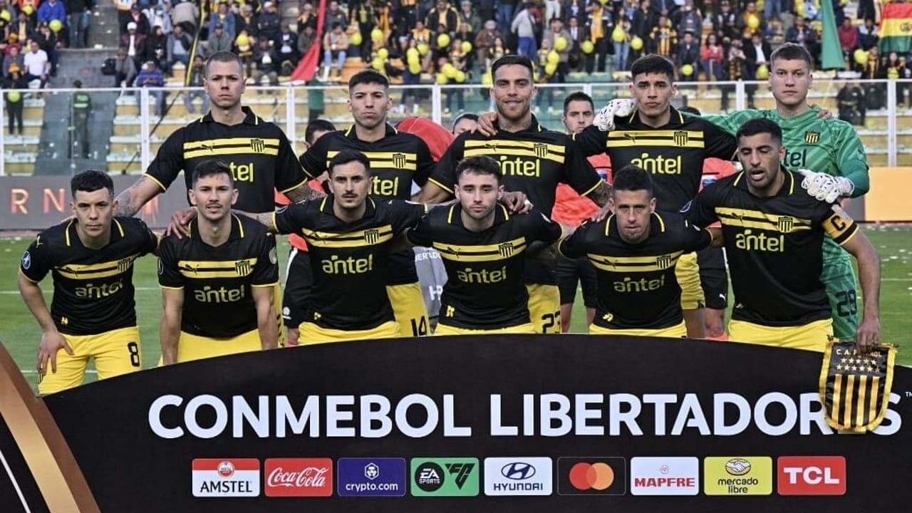 Torcedores do Peñarol pedem reforços após derrota para o Flamengo