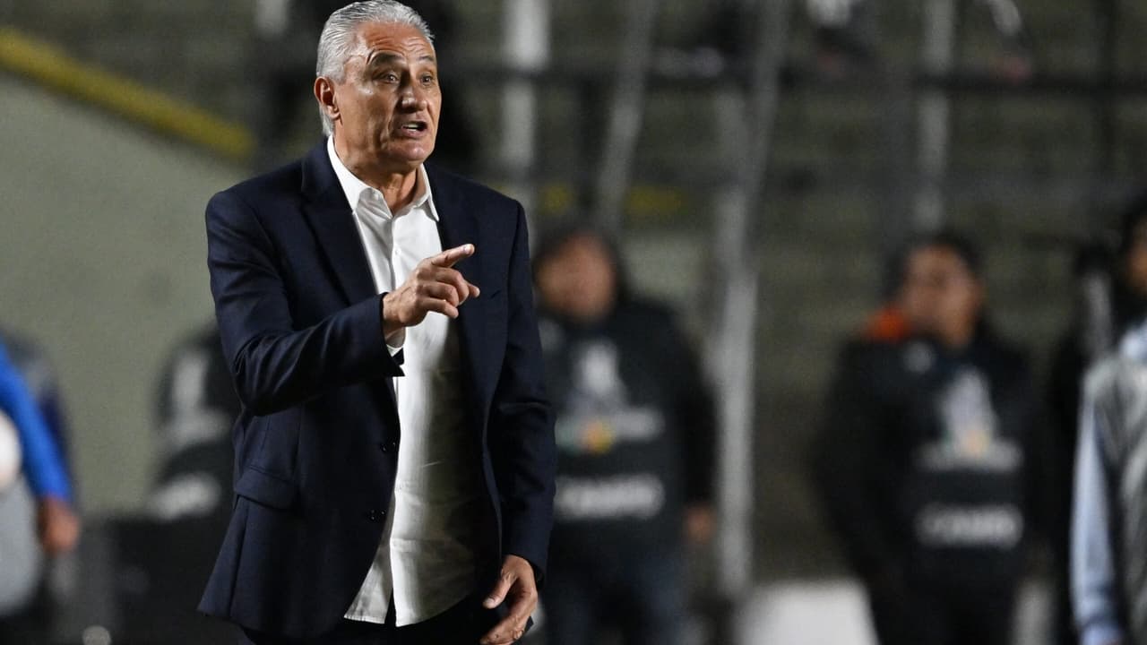 Flamengo descarta cirurgia em Tite e mantém treinador internado em observação.