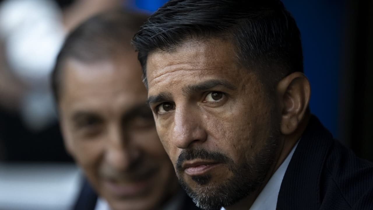 Emiliano Díaz comenta substituição de Talles Magno e reforços no Corinthians