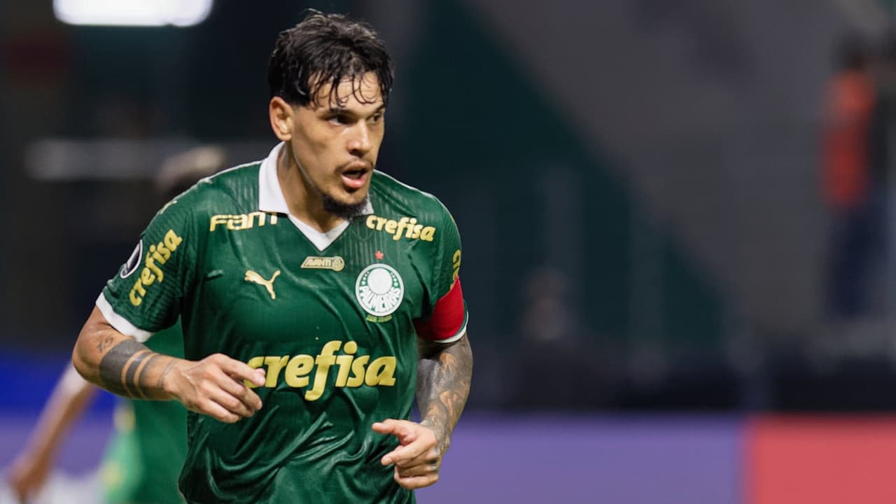 Jornalistas criticam Gustavo Gómez, zagueiro do Palmeiras, por eliminação na competição.