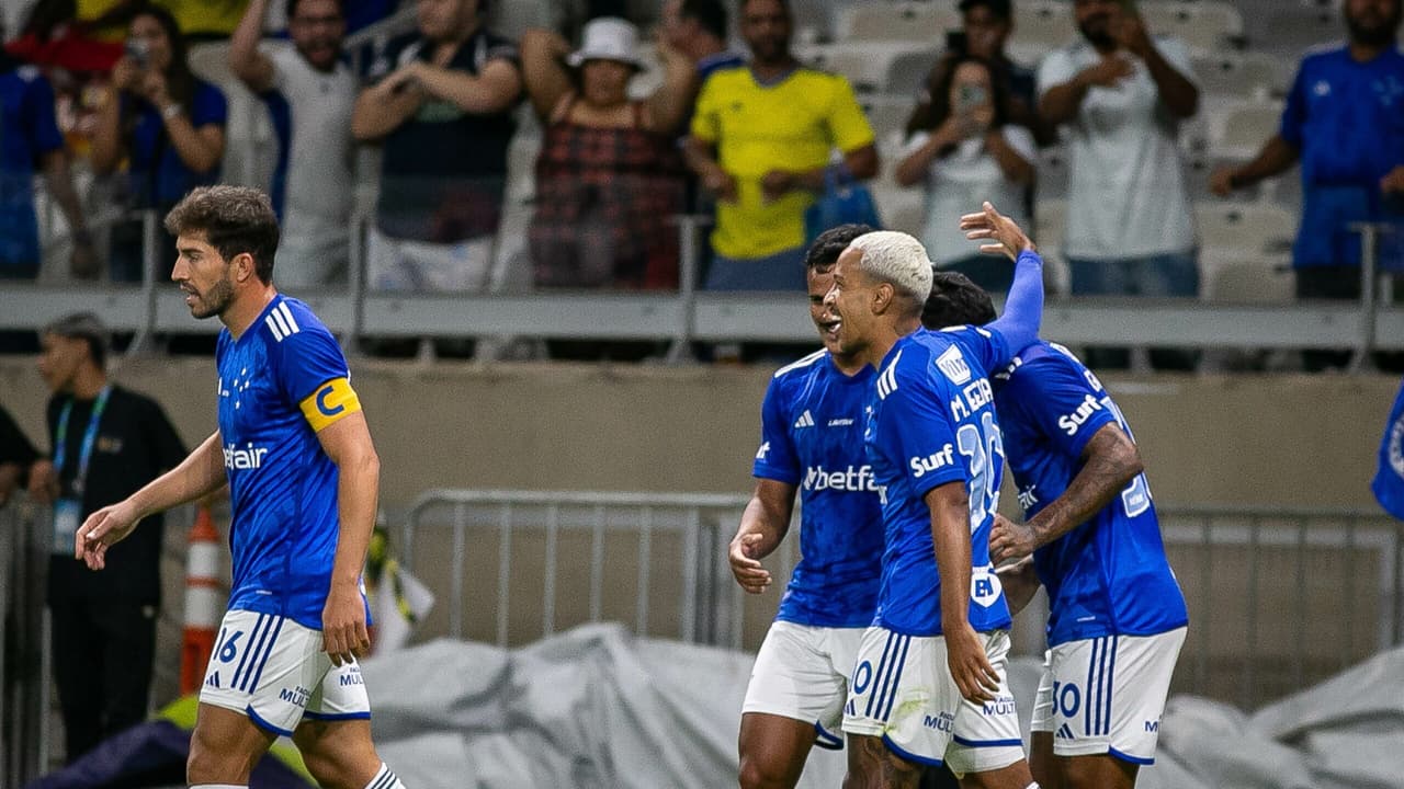 Cruzeiro enfrentará Atlético-MG com problema adicional para o clássico
