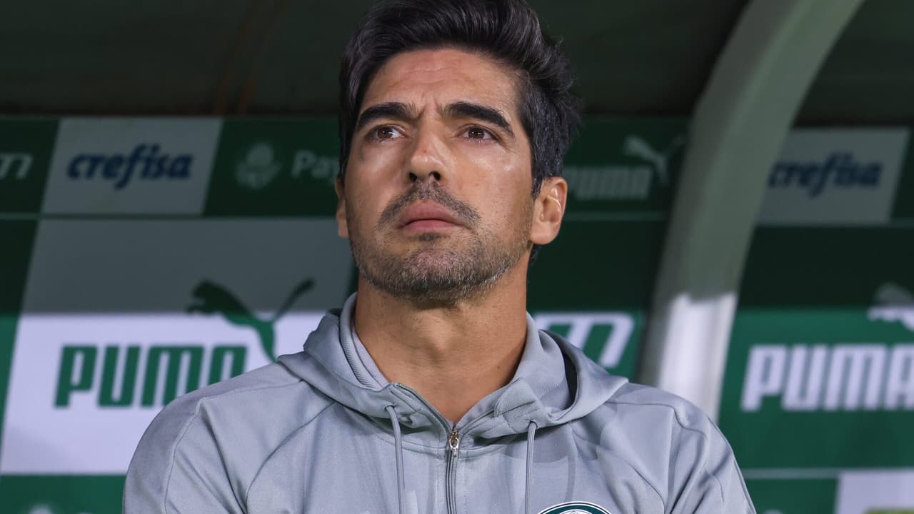 Treinador do Palmeiras irrita-se em coletiva e faz comentário polêmico sobre mulheres