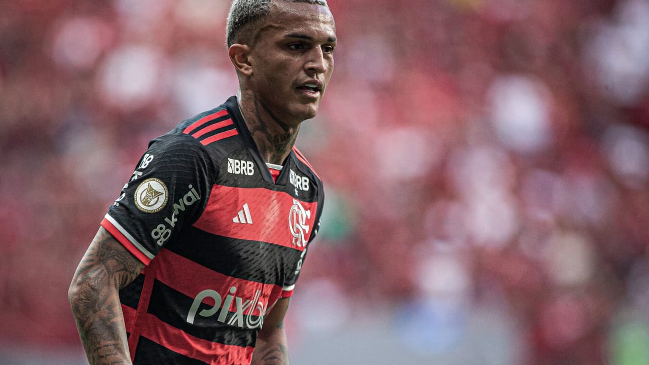 Flamengo aceita proposta por Wesley e deve realizar maior venda da história.